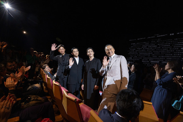 吉沢亮＆横浜流星が熱く抱擁し、涙も「すごく胸に来るものがある」『国宝』カンヌで約6分のスタンディングオベーション