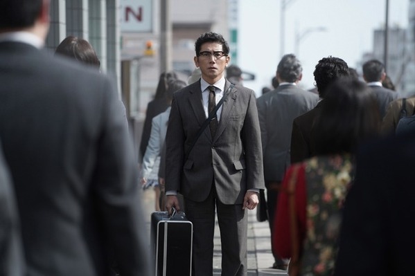 戦後80年ドラマ「八月の声を運ぶ男」に阿部サダヲ＆石橋静河ら出演