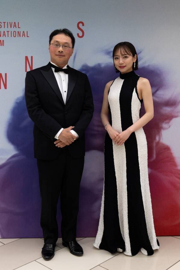 齊藤京子「世界で一番幸せ」初のカンヌで『恋愛裁判』にスタンディングオベーション