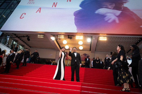 齊藤京子「世界で一番幸せ」初のカンヌで『恋愛裁判』にスタンディングオベーション