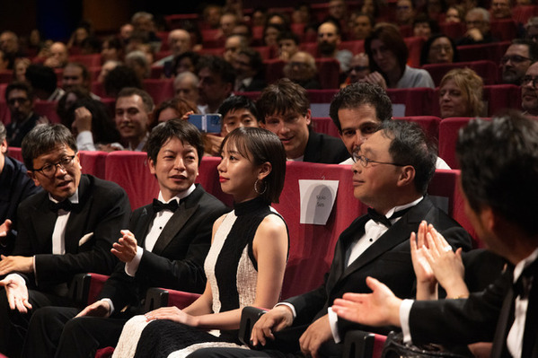 齊藤京子「世界で一番幸せ」初のカンヌで『恋愛裁判』にスタンディングオベーション