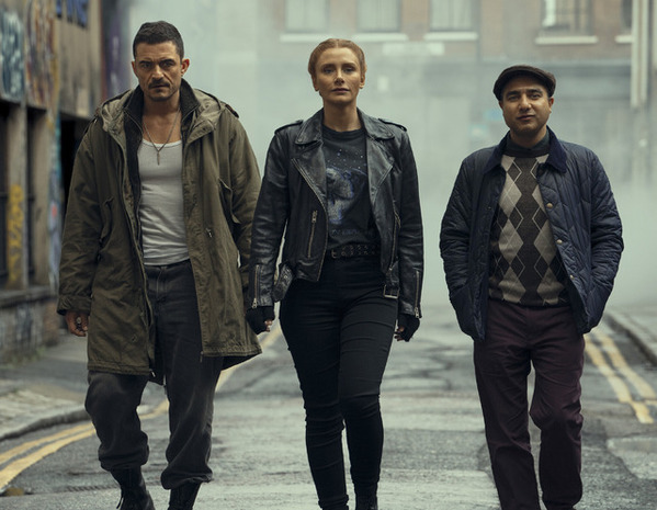 ブライス・ダラス・ハワード＆オーランド・ブルームら出演『ディープ・カバー ～即興潜入捜査～』6月12日配信