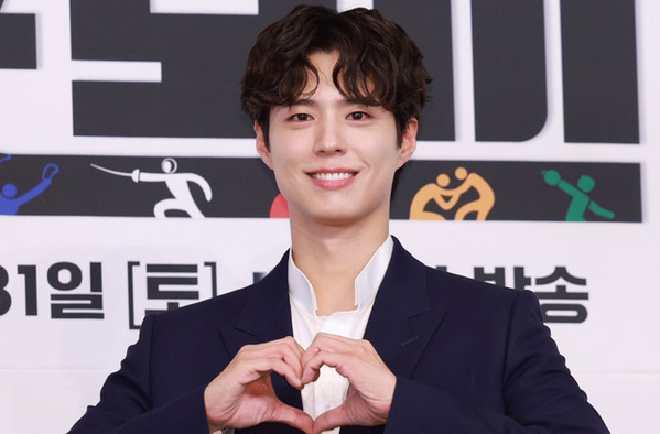 パク・ボゴム、「グッドボーイ」では“バックしない”大変身に注目