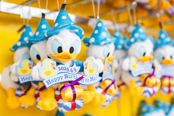【ディズニー】ドナルドのバースデーをお祝いするデコレーションやグッズも登場！1日1回、期間限定のグリーティングドライブも