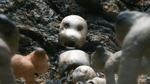 ロボットの衝撃的な姿、正体不明の物体…『JUNK WORLD』本編冒頭映像