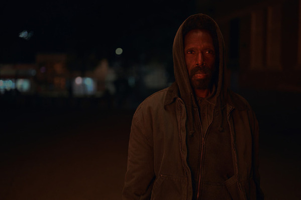 連続放火事件が心の闇を暴く…タロン・エジャトン主演Apple TV+「スモーク」予告編