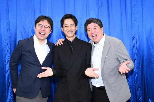 小栗旬＆松坂桃李らキャスト×実際のヒーローたちが再会『フロントライン』特別映像