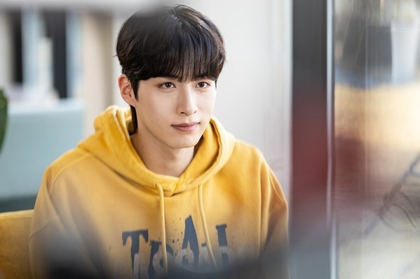 IZ*ONE出身イ・チェヨンが俳優デビュー「初々しいロマンス」6月21日よりABEMAで配信