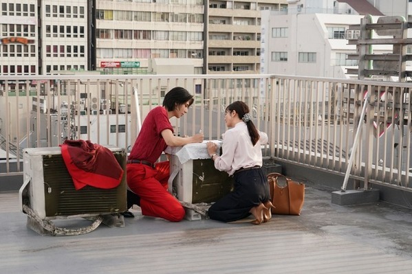 教師とホストが初対面…木村文乃×ラウール「愛の、がっこう。」第1話場面写真