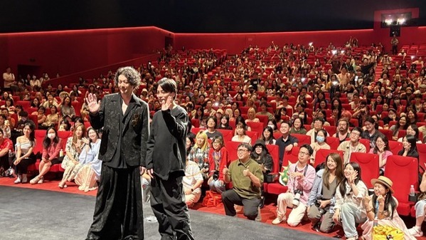 オダギリジョー「結婚とは思いやりと忍耐」松たか子と語り合った!?『夏の砂の上』上海でプレミア