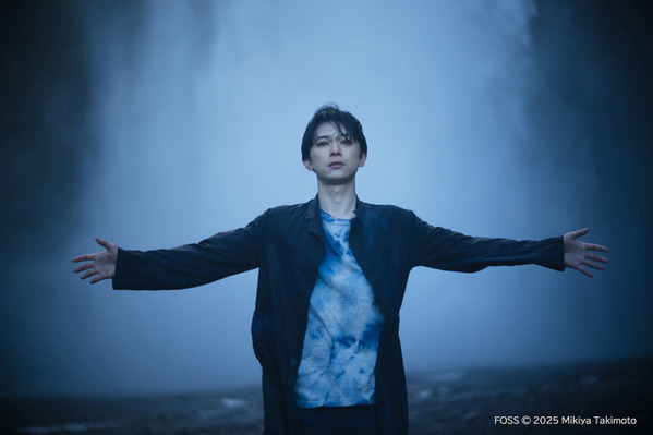 吉沢亮、写真集「FOSS」発売＆写真展開催も