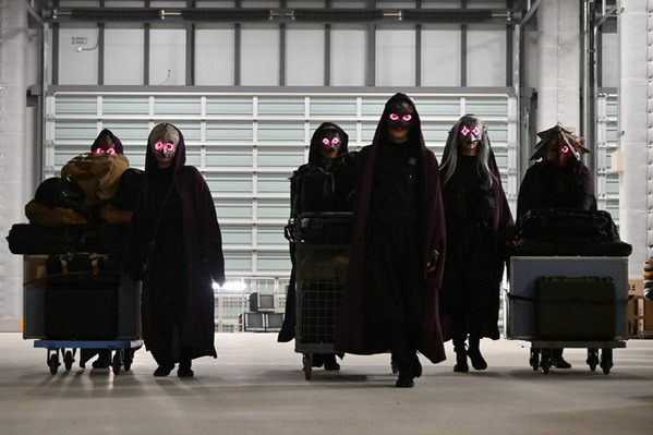 櫻井翔“武蔵”の見つめる先には…「放送局占拠」場面写真＆あらすじ公開