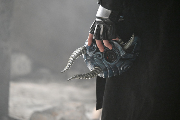 櫻井翔“武蔵”の見つめる先には…「放送局占拠」場面写真＆あらすじ公開