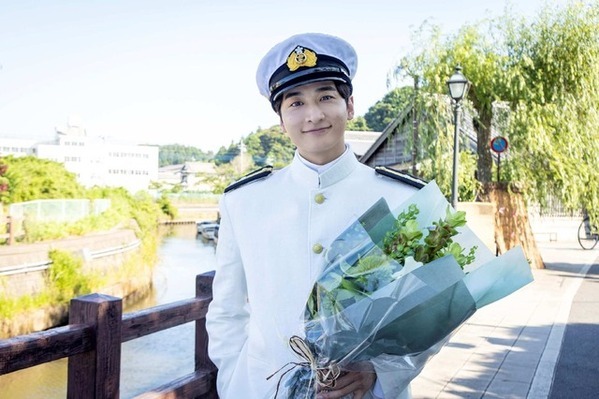 山本舞香＆小関裕太らが笑顔でクランクアップ「波うららかに、めおと日和」