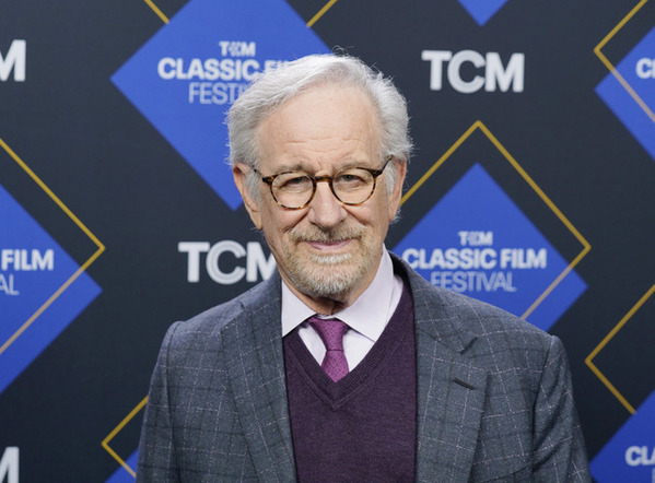 『ジョーズ』50周年記念 スピルバーグ監督が撮影当時をふり返り「これが私の最後の監督作かもと…」