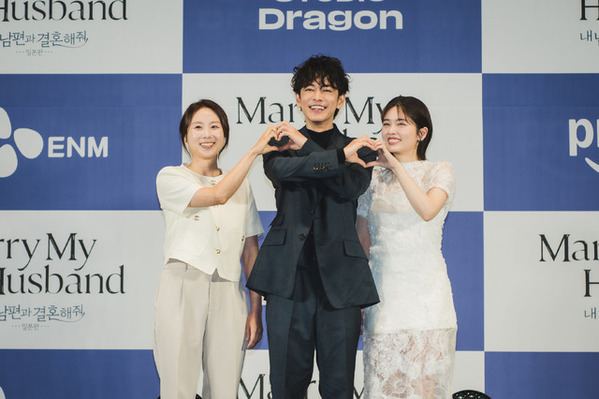 「日本オリジナルの結末が…」小芝風花＆佐藤健＆横山裕＆白石聖ら「私の夫と結婚して」日韓でイベント参加