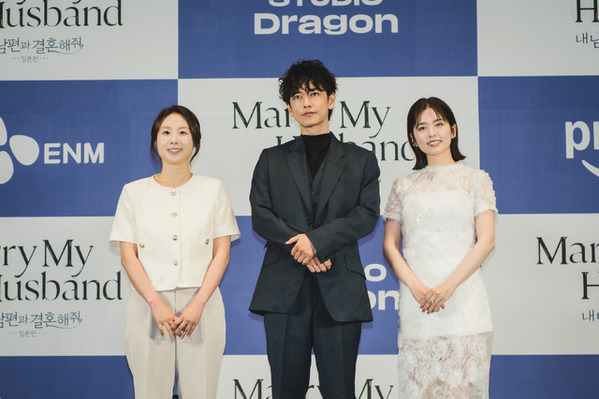 「日本オリジナルの結末が…」小芝風花＆佐藤健＆横山裕＆白石聖ら「私の夫と結婚して」日韓でイベント参加