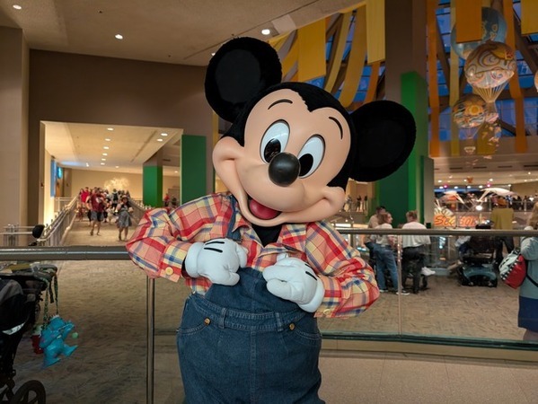 【海外ディズニー】ミッキーがごあいさつ！エプコットの人気レストランを体験　フロリダ WDW