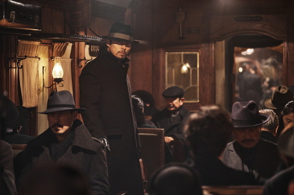 ヒョンビン＆リリー・フランキーが撮影ふり返る『ハルビン』対談コメント映像