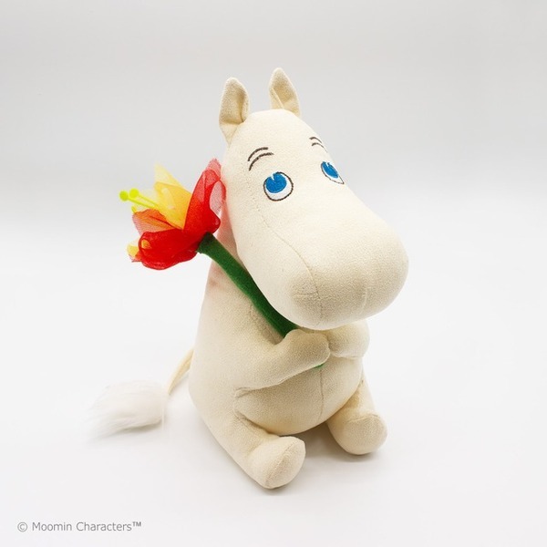 ムーミンのぬいぐるみや巾着も！「トーベとムーミン展」オリジナルグッズ＆コラボカフェ