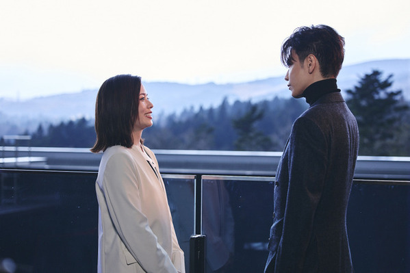 佐藤健“鈴木部長”が「夢語るシーン良すぎ」「号泣」の一方、「もしかして…」謎も加速する「私の夫と結婚して」5＆6話