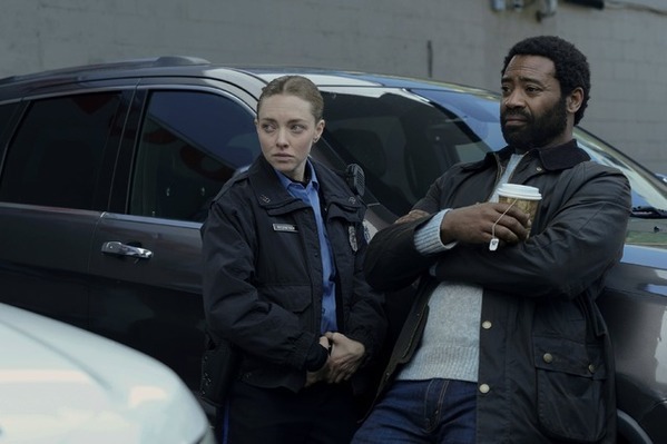 「危機にあっても自分らしさを貫く」 アマンダ・サイフリッド「ロング・ブライト・リバー」の主人公に強い共感