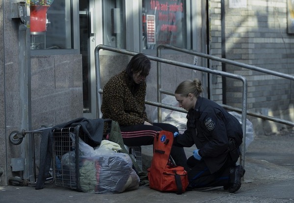 「危機にあっても自分らしさを貫く」 アマンダ・サイフリッド「ロング・ブライト・リバー」の主人公に強い共感