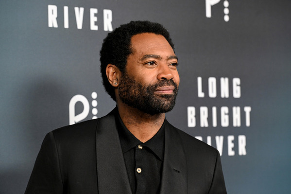 「危機にあっても自分らしさを貫く」 アマンダ・サイフリッド「ロング・ブライト・リバー」の主人公に強い共感