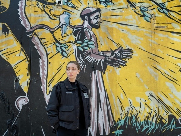 「危機にあっても自分らしさを貫く」 アマンダ・サイフリッド「ロング・ブライト・リバー」の主人公に強い共感