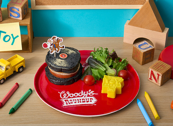 歴史をふり返るメニューが登場『トイ・ストーリー』30周年を祝うOH MY CAFEがオープン　7月25日から