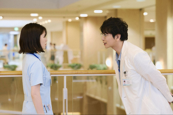 「救われる人が沢山いるだろうな」「ハンカチ要る」松本潤“徳重”の温かい姿に絶賛の声上がる…「19番目のカルテ」1話