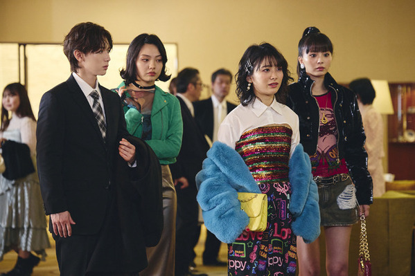 運命を書き換えた小芝風花“美紗”＆佐藤健“部長”に危機が迫る!?「私の夫と結婚して」7・8話