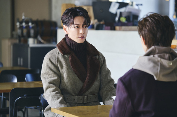 「この感情1週間どうしたら…」小芝風花“美紗”＆佐藤健“部長”、キスからの急展開に視聴者困惑「私の夫と結婚して」7・8話