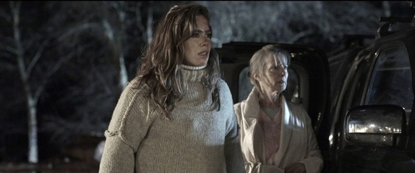 鋭いツノと凶暴な牙で人間に襲い掛かる！『子鹿のゾンビ』予告編