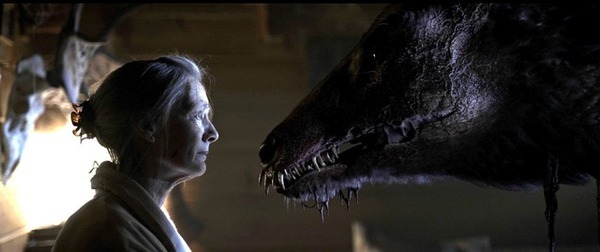 鋭いツノと凶暴な牙で人間に襲い掛かる！『子鹿のゾンビ』予告編