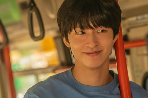 「弱いヒーロー」から変身　ホン・ギョン、ひと目ぼれする『君の声を聴かせて』場面写真