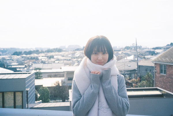 福本莉子×八木勇征『隣のステラ』主題歌リリックビデオ＆ノスタルジックな質感のフィルム写真公開