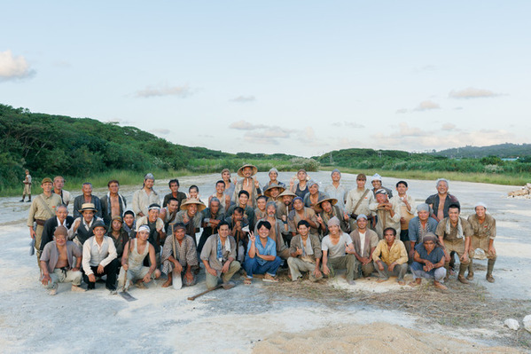 堤真一＆山田裕貴、クランクイン前に頭を坊主に『木の上の軍隊』メイキング