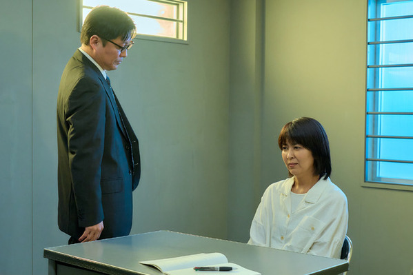 「不穏な空気」「怖い」阿部サダヲ“幸太郎”と松たか子“ネルラ”夫婦の抱擁にシリアスな声上がる…「しあわせな結婚」2話