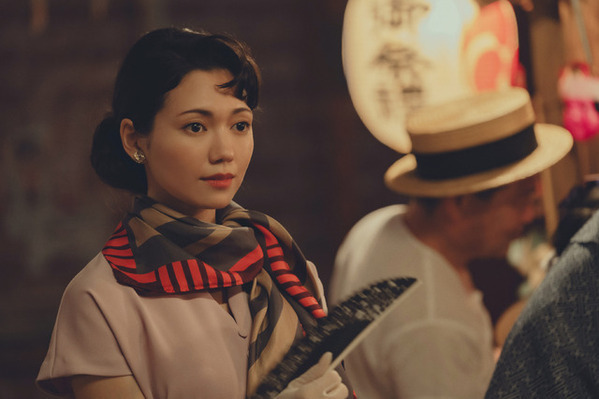 広瀬すず＆二階堂ふみ「間違いなく異次元の反応が起きる」初共演『遠い山なみの光』新場面写真