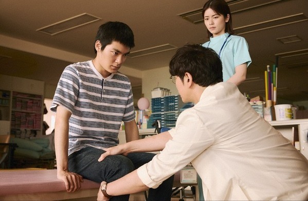 「涙が溢れた」「救われる」松本潤“徳重”の患者に寄り添う姿に感動の声上がる…「19番目のカルテ」2話