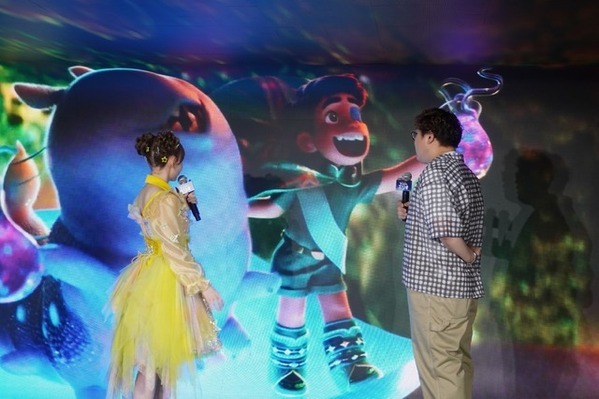 原宿「オモカド」が「ホシカド」に変身！ディズニー＆ピクサー『星つなぎのエリオ』の世界を没入体験