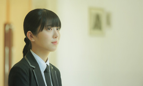 浜辺美波＆目黒蓮、幻想的なポスター公開『ほどなく、お別れです』