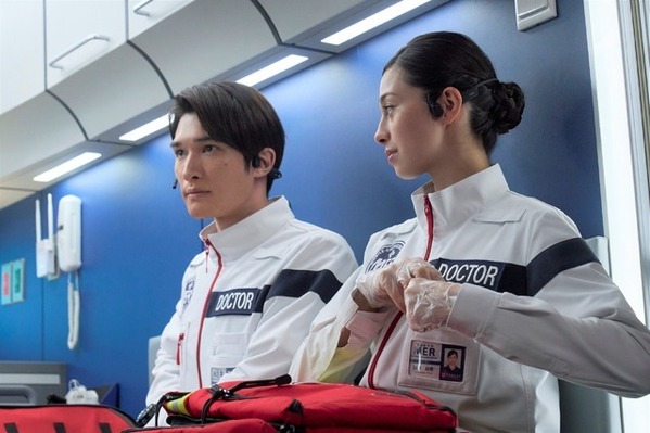 中条あやみ＆佐野勇斗ら“TOKYOチーム”が緊急出動『TOKYO MER～走る緊急救命室～南海ミッション』新規場面写真