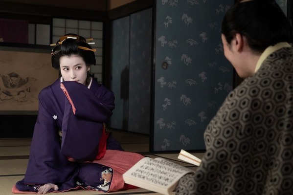 「画面に釘付け」「見惚れてしまいました」橋本愛の“芸者姿”が大反響「べらぼう」