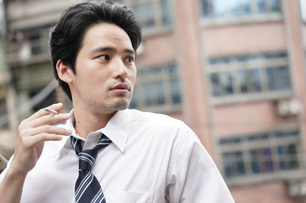 吉岡里帆“令子”と水上恒司“工藤”、懐かしさから距離が近づく…『九龍ジェネリックロマンス』本編映像