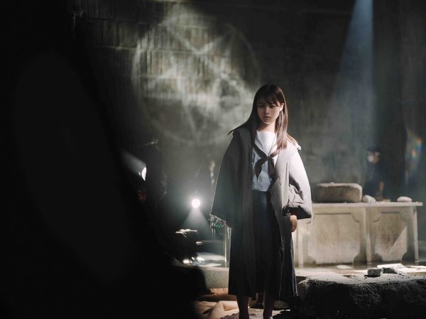 橋本環奈＆眞栄田郷敦『カラダ探し THE LAST NIGHT』撮影裏の笑顔公開