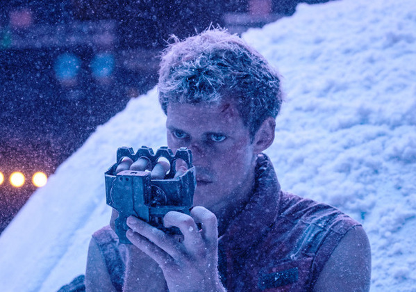 ビル・スカルスガルド“ボーイ”ほか魅力的なキャラが登場『ボーイ・キルズ・ワールド』場面写真