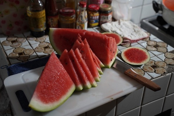 映画を彩る“九龍グルメ”に注目！『九龍ジェネリックロマンス』新場面カット