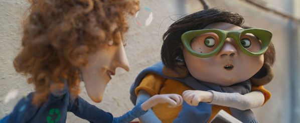 ちょっと大柄な少年の成長描くストップモーションアニメ『リビング・ラージ！』10月3日公開決定　予告編も完成